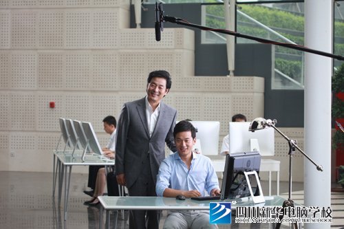 [网易资讯]四川新华电脑学校深入剖析收费怪相