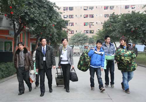2012春季招生，四川新华电脑学校现场火爆