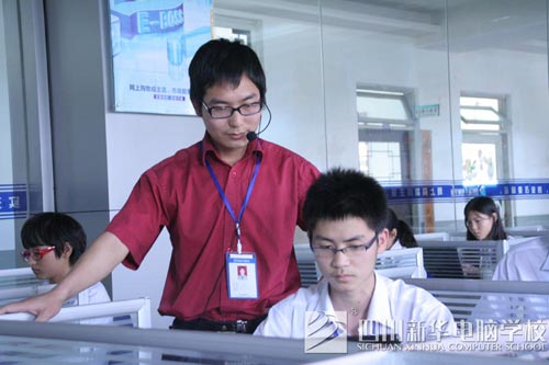 老师现场手把手教学