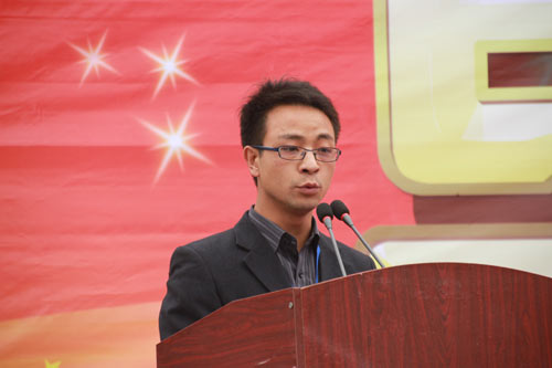 四川新华2013毕业典礼：这一天，我们毕业了