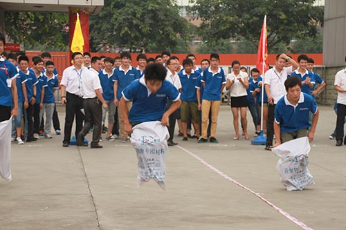 “尾货网”杯趣味运动会，新华校园乐翻天