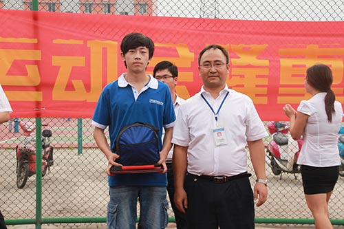 “尾货网”杯趣味运动会，新华校园乐翻天