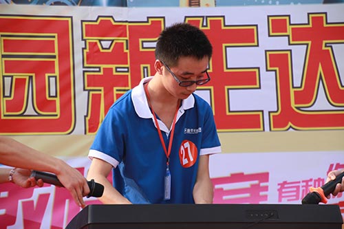 首届校园达人秀海选Day2：继续SHOW精彩