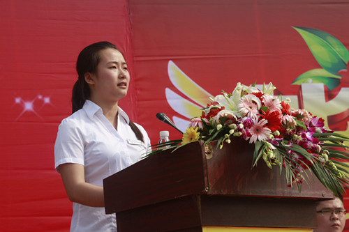 告别与起航：2015届毕业典礼隆重举行