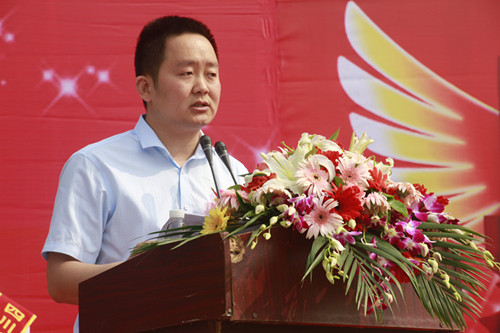 告别与起航：2015届毕业典礼隆重举行
